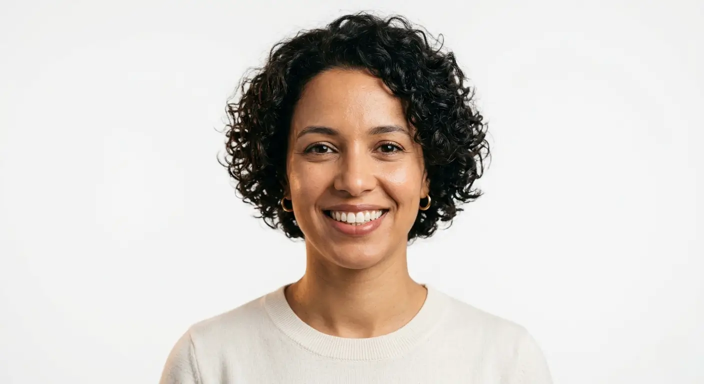 Patiente souriante au Centre Dentaire Les Iris, Casablanca